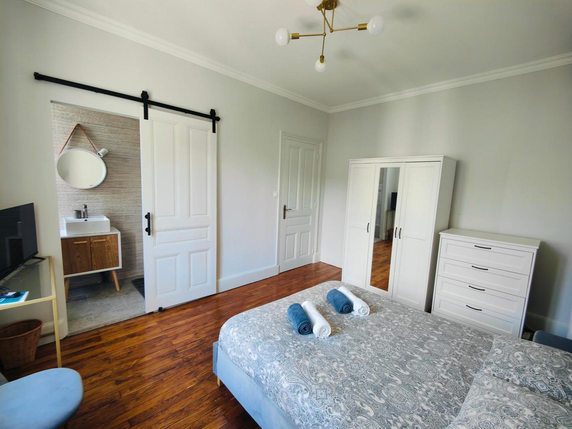 Self-Checkin Town House - Rooms To Rent In A Beautiful Modern Town House - Not A Hotel - Location De Chambres Avec Arrivee En Autonomie - Extra Fee For Sheets And Towels - Private Parking - Check Your Plateform Inbox And Follow Check-In Instructions Saint-Romain-en-Gal Kültér fotó