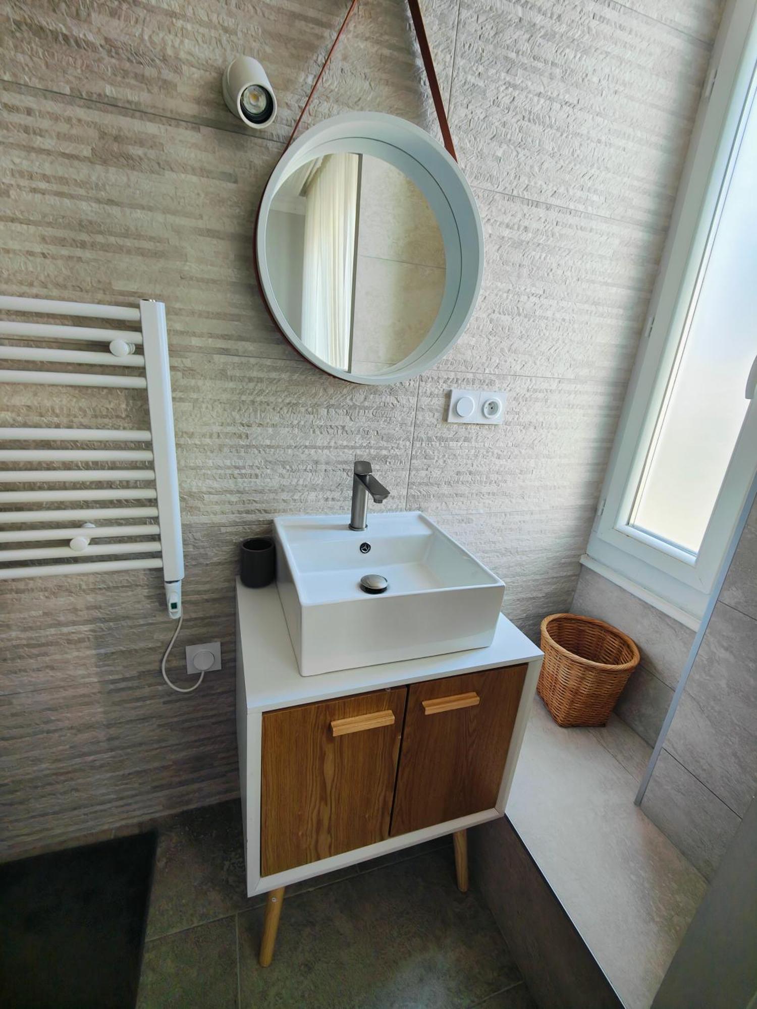 Self-Checkin Town House - Rooms To Rent In A Beautiful Modern Town House - Not A Hotel - Location De Chambres Avec Arrivee En Autonomie - Extra Fee For Sheets And Towels - Private Parking - Check Your Plateform Inbox And Follow Check-In Instructions Saint-Romain-en-Gal Kültér fotó