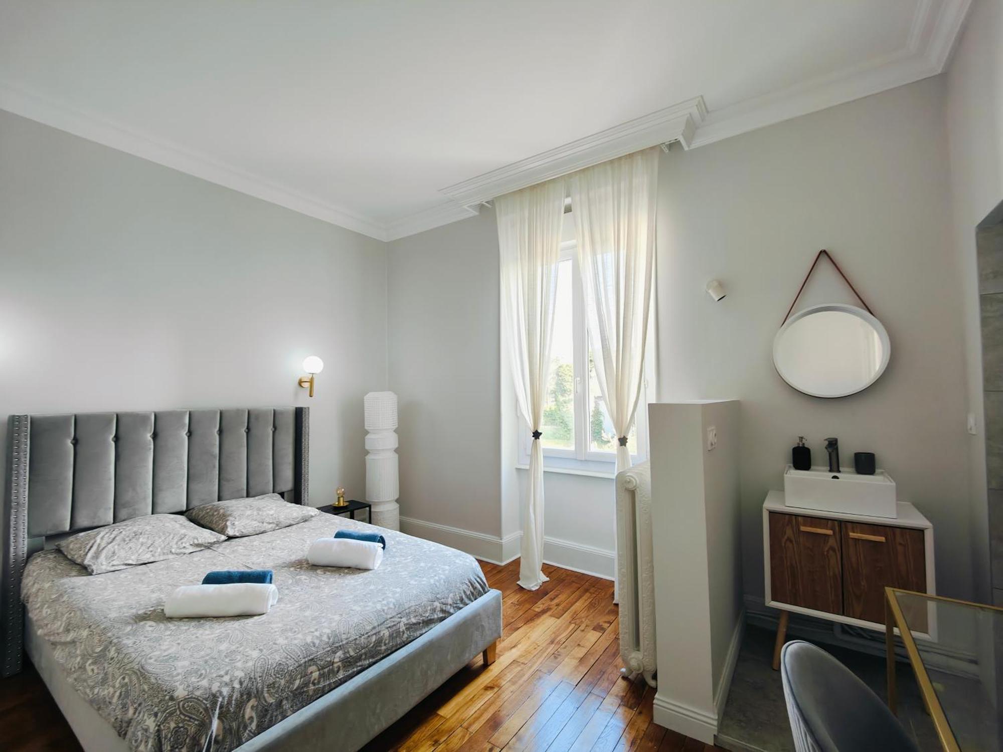 Self-Checkin Town House - Rooms To Rent In A Beautiful Modern Town House - Not A Hotel - Location De Chambres Avec Arrivee En Autonomie - Extra Fee For Sheets And Towels - Private Parking - Check Your Plateform Inbox And Follow Check-In Instructions Saint-Romain-en-Gal Kültér fotó