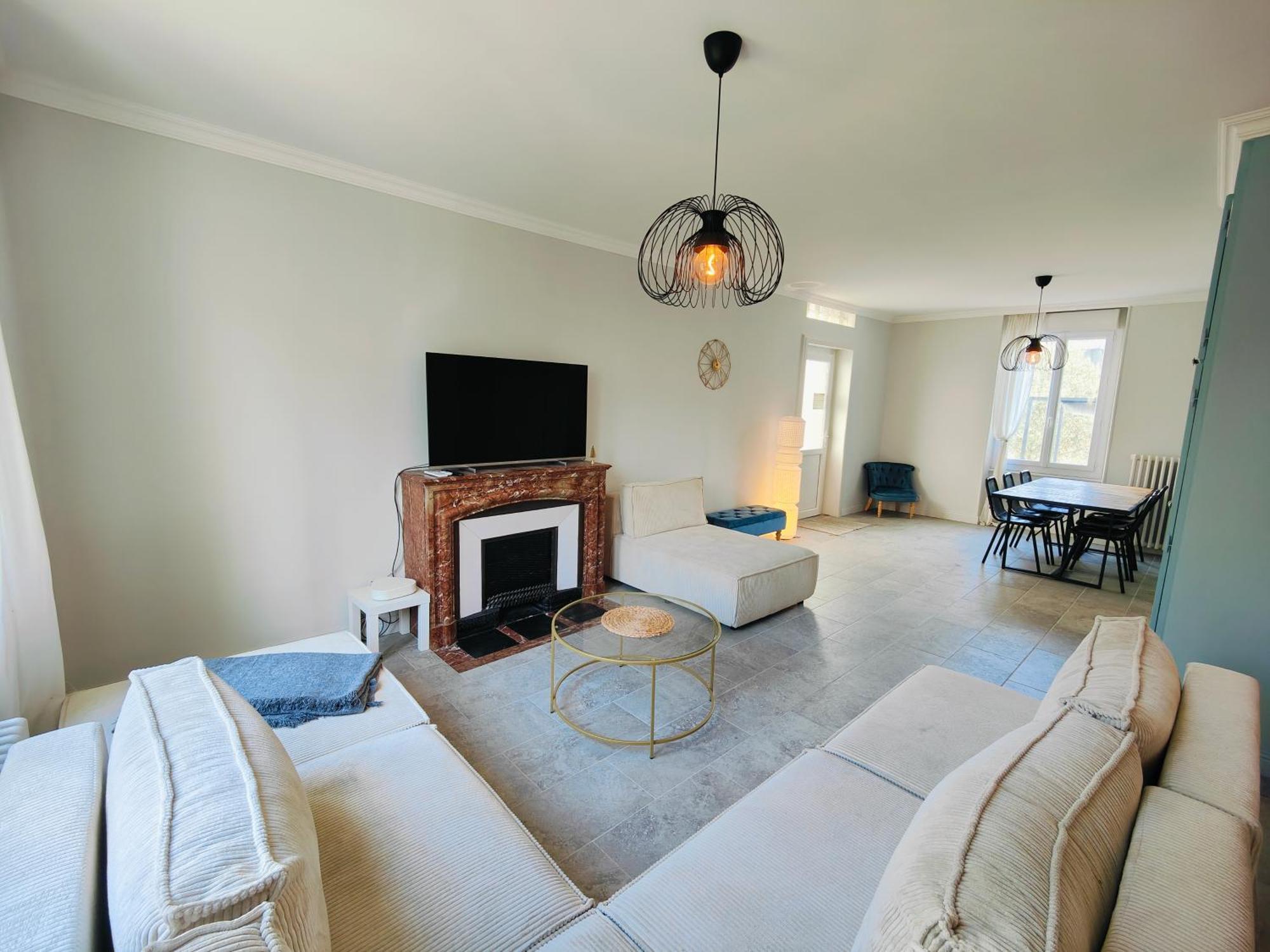 Self-Checkin Town House - Rooms To Rent In A Beautiful Modern Town House - Not A Hotel - Location De Chambres Avec Arrivee En Autonomie - Extra Fee For Sheets And Towels - Private Parking - Check Your Plateform Inbox And Follow Check-In Instructions Saint-Romain-en-Gal Kültér fotó